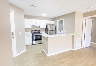 Building Photo - 1113 Loch Lomand Dr