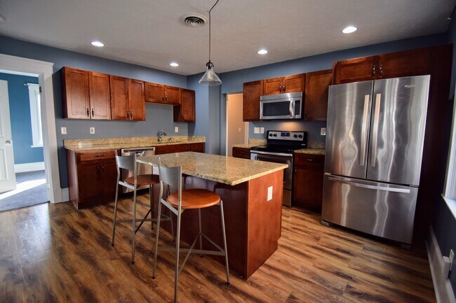Building Photo - 1426 W 75th St
