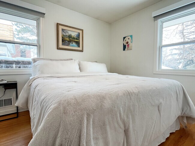 MAIN LEVEL BEDROOM #1 - 21 Sheridan Ave S