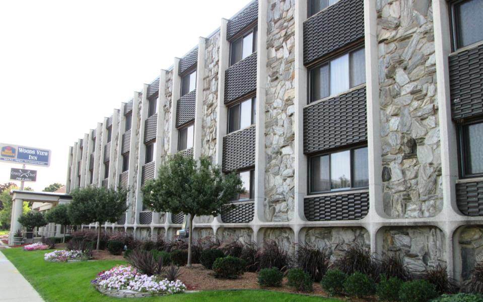 Woods View Apartments Apartments in Milwaukee, WI