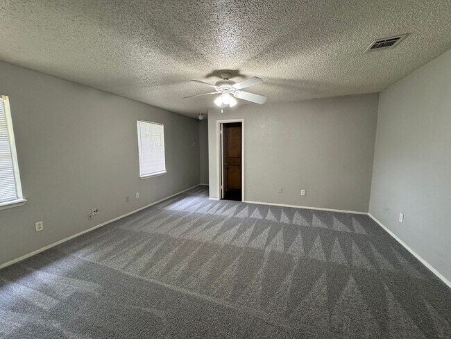 Foto del edificio - Midway ISD Home