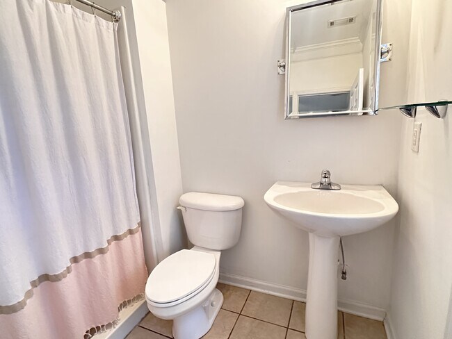 Foto del edificio - 307 Savoy Ct