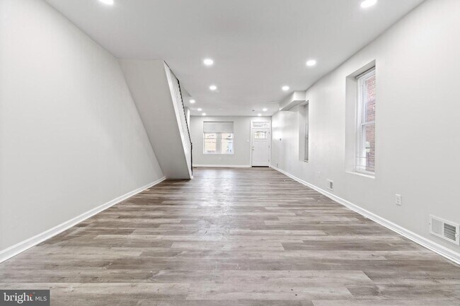 Building Photo - 5034 Haverford Ave