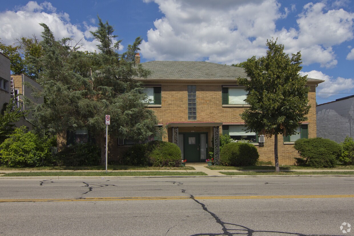 5624 W Burleigh St, Milwaukee, WI 53210 Apartments in Milwaukee, WI