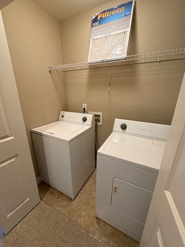 Foto del edificio - Cute 2 Bedroom Townhouse Near Furman and C...