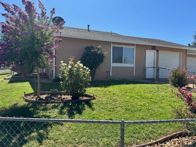 Building Photo - Single Level, Anderson Duplex near Shopping