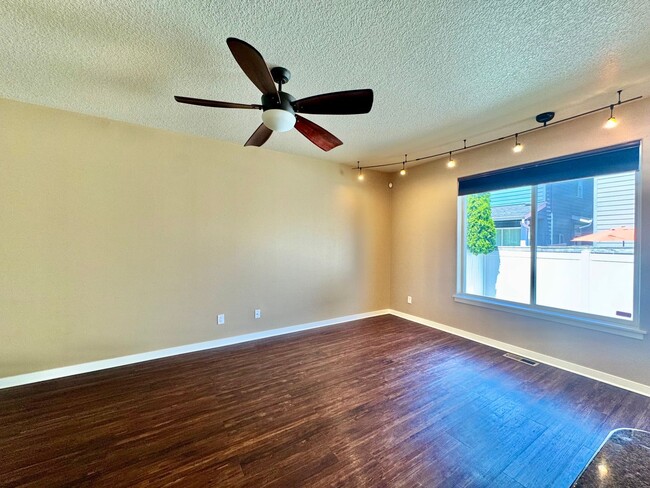 Foto del edificio - COMING SOON - EZ access to 205 within minu...