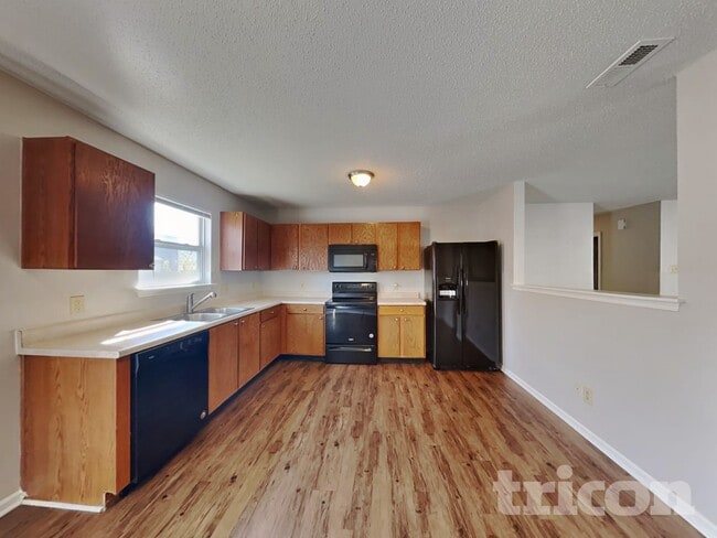 Building Photo - 10393 Fairmont Ln