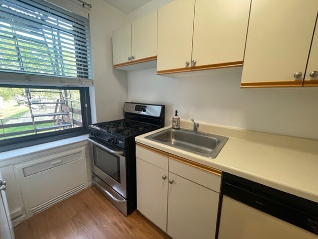 Kitchen - 7311 210th St
