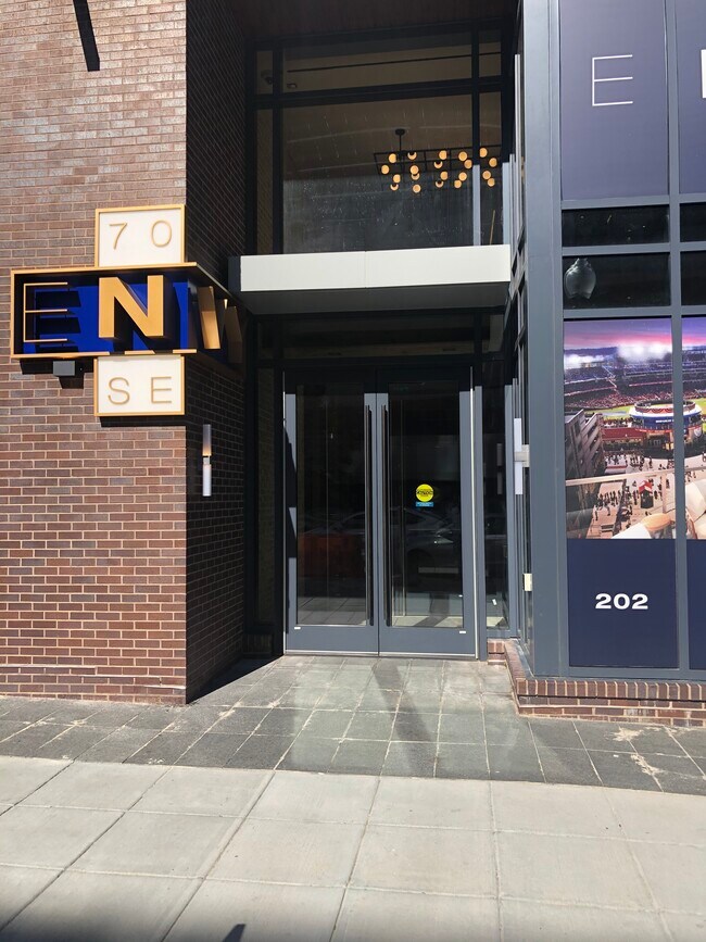 Edificio principal - 70 N St SW