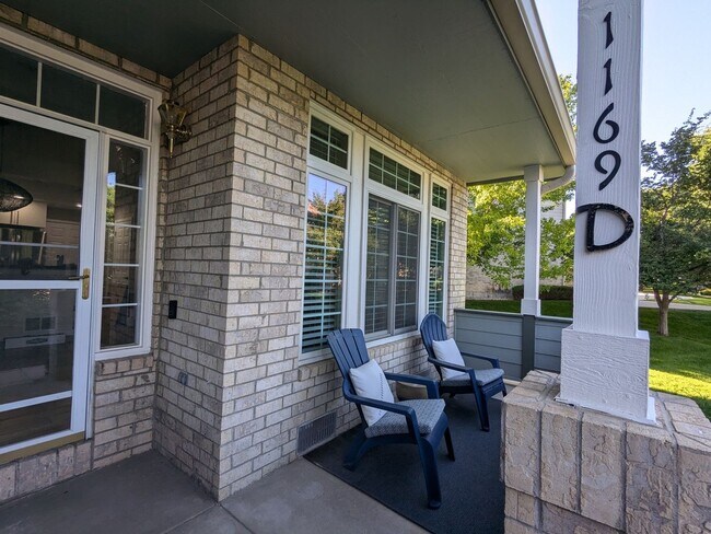 Building Photo - 3 Bedroom Corner Unit Townhome in Westminster