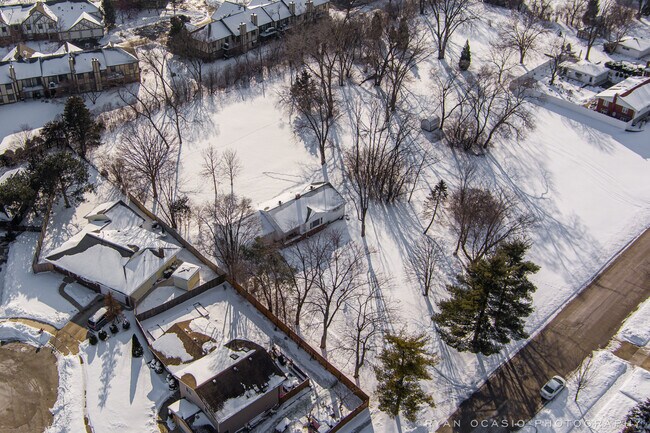 Building Photo - 480 Forest Preserve Dr