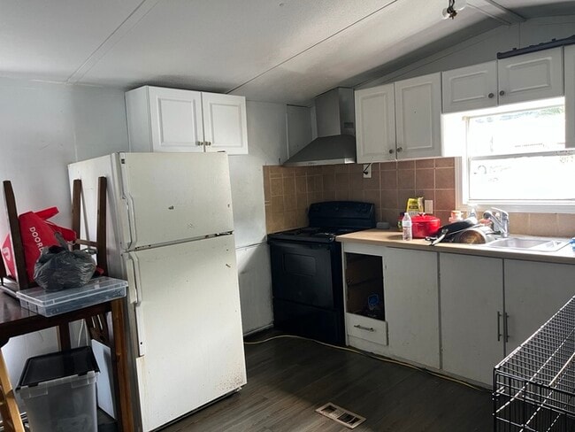 Building Photo - 2 Bed 1 Bath Mobile Home