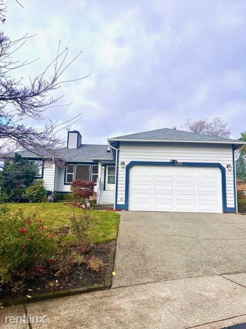 Foto principal - 3 br, 2 bath House - 9302 South 203rd Place