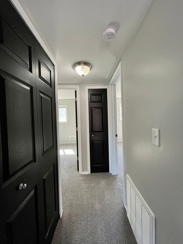 Building Photo - 4431 Oakwood