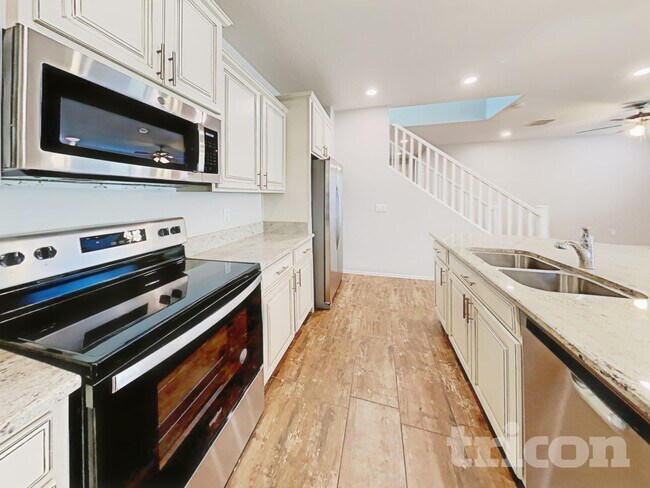 Foto del edificio - 11690 N 166th Dr