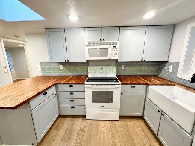 Foto del edificio - 10342-6935