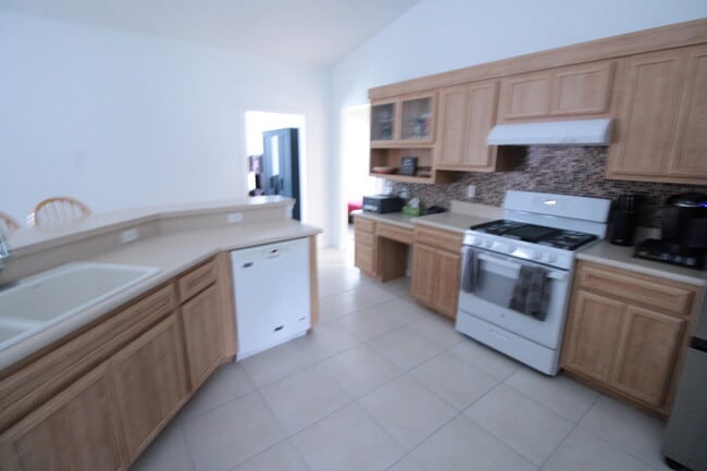 Building Photo - 2957 SW Collings Dr