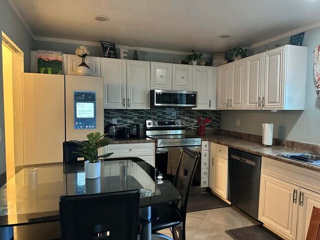 Foto del edificio - 12737 Westhampton Cir