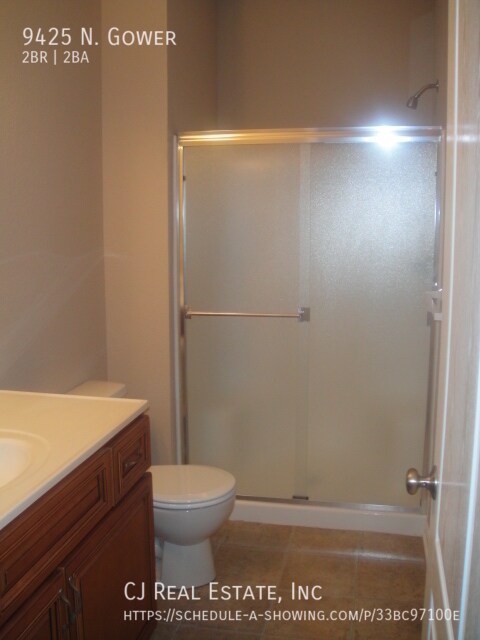 Foto del edificio - 9425 N. Gower-