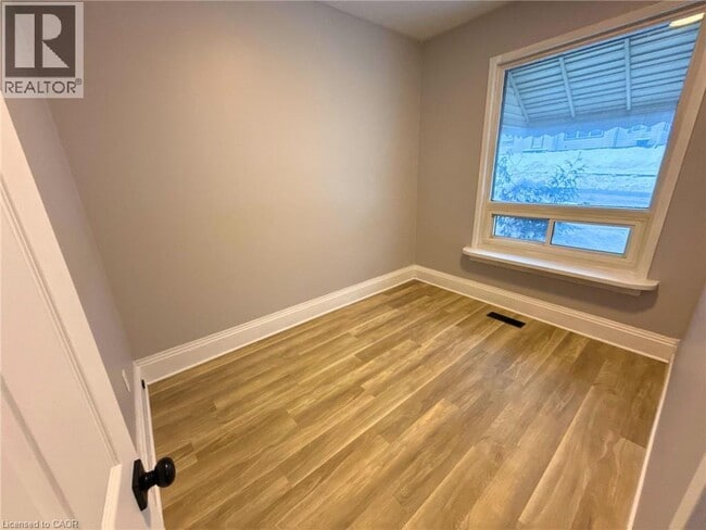 Building Photo - 143 Mill St