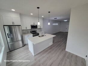 Building Photo - 7122 Chivers Cl SW