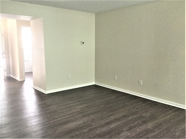 Foto del edificio - 4422 Autumn Crest Ct