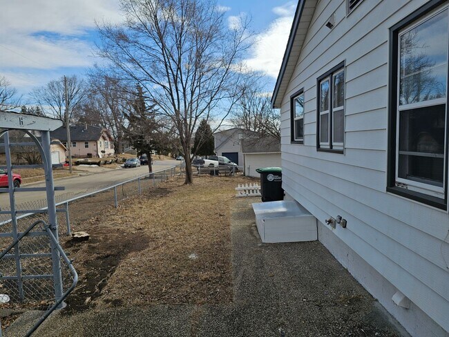 Building Photo - 4501 Browne St