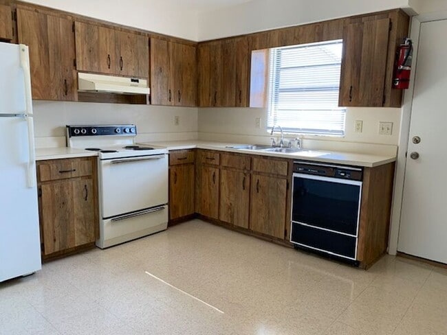 Building Photo - 3931 Spoonbill Ct