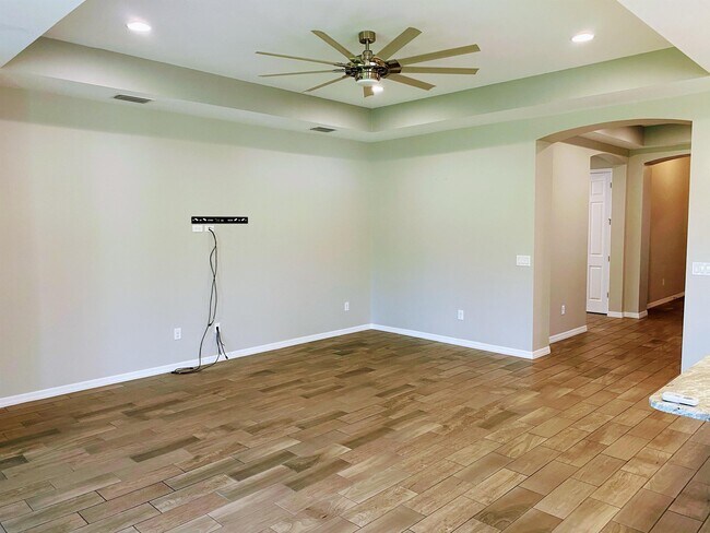 Building Photo - 16430 Barclay Ct