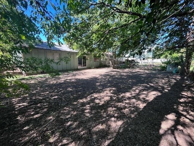 Building Photo - 4406 Dovewood Dr