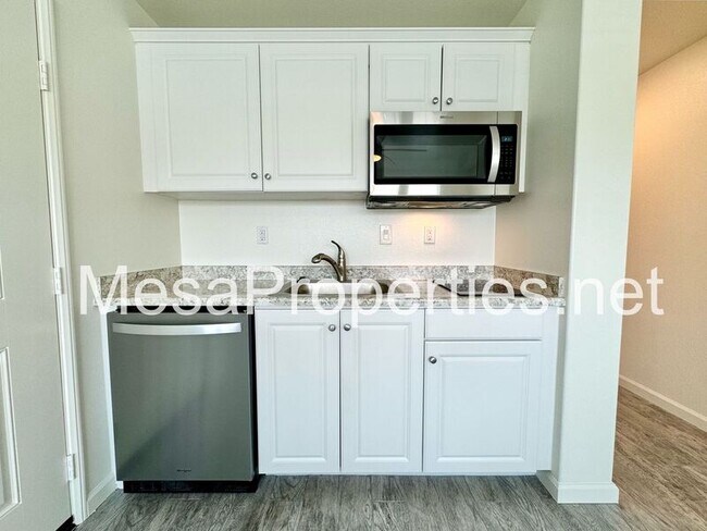 Building Photo - 14173 Mustang Cir