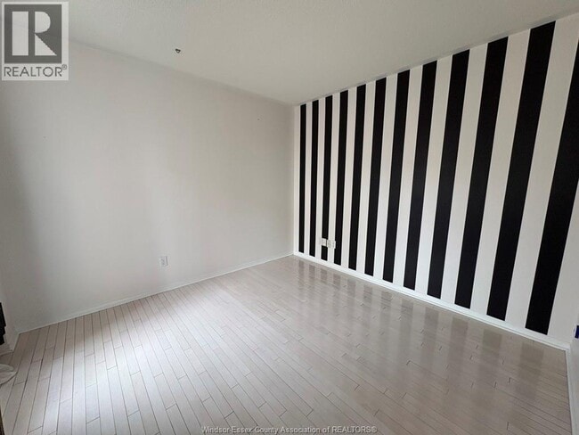 Building Photo - 983 Peach Blossom Crescent