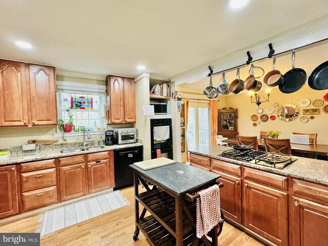Foto del edificio - 6018 Meriwether Ln