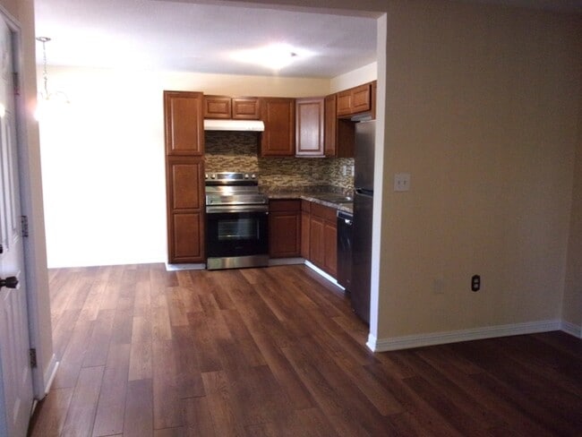 Foto del edificio - 2 Bedroom 1 Bath Ground Floor Condo in Hunters Trail