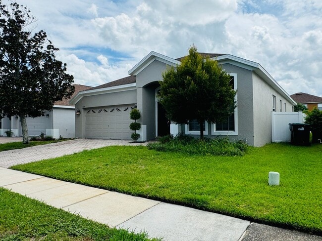 Building Photo - BEAUTIFUL 3 Bedroom with an Adjacent Offic...