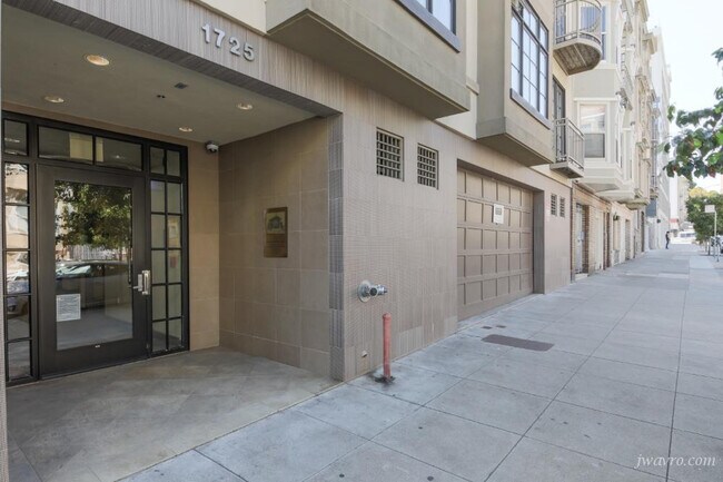 Building Photo - 1725 Washington St