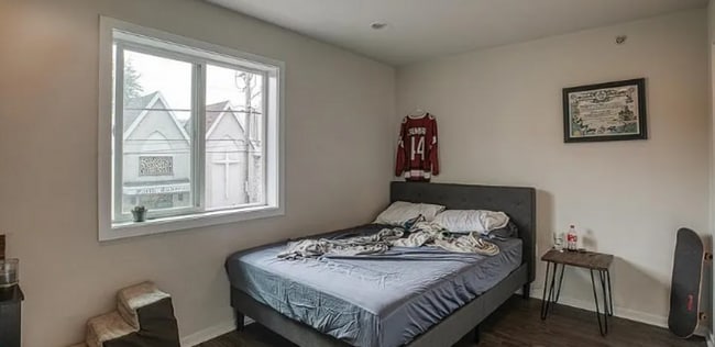 Building Photo - 1725 W Montgomery Ave