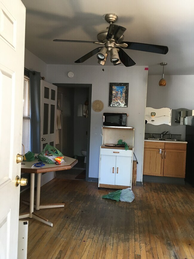 Foto del edificio - 714 W 17th St