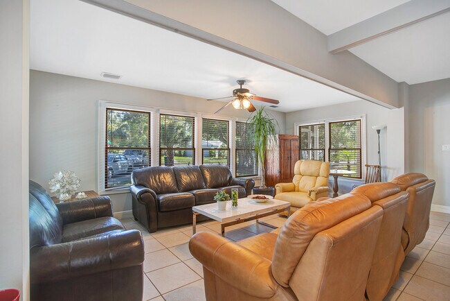 Building Photo - 6507 Bayshore Blvd