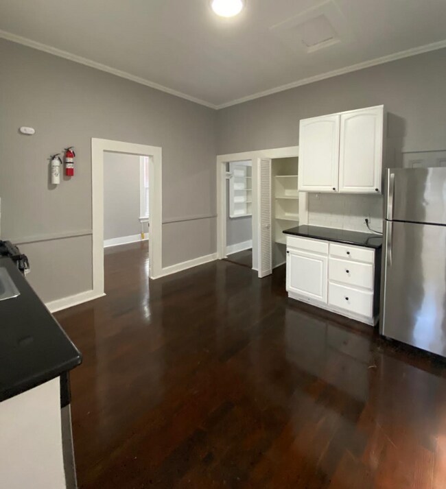 Foto del edificio - 1/2 Off First Month's Rent, 3Bdrm, 1bath