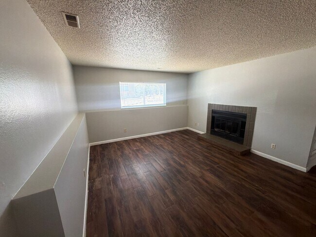 Building Photo - 4469 E Pikes Peak Ave