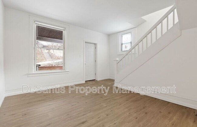 Foto del edificio - 1112 Hope Hollow Rd