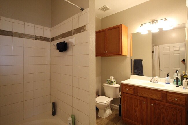 Foto del edificio - 1st Floor Condo in S. Fort Collins