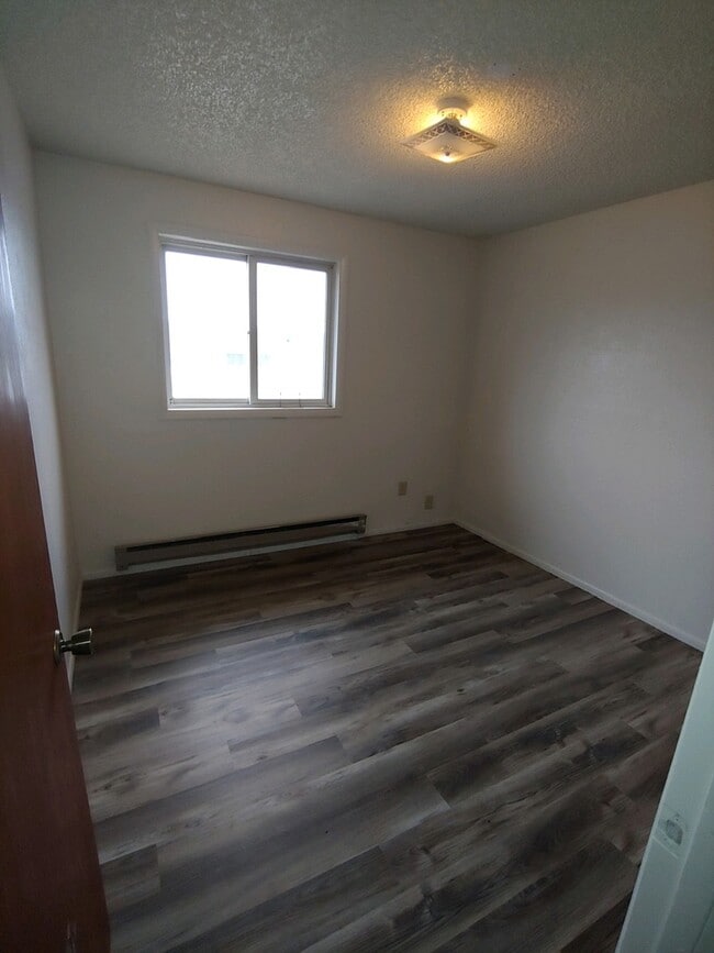 Building Photo - 2826 Baker Dr