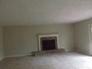 Building Photo - 501 S Holmes St