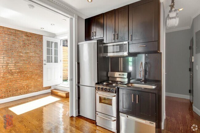 Building Photo - 314 E 106th St