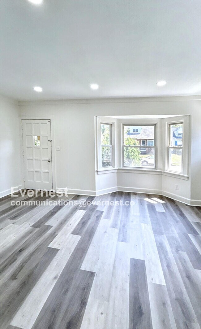 Foto del edificio - 792 E 232nd St