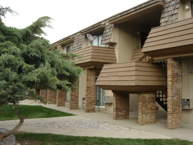 Primary Photo - 3384 Butternut Dr