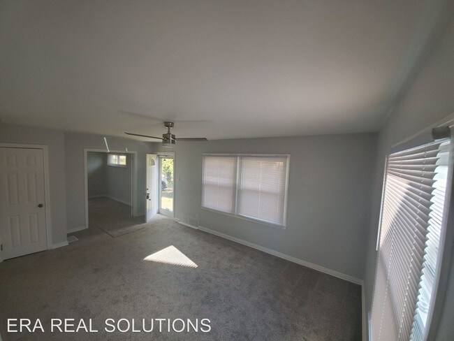 Building Photo - 2 br, 1 bath House - 553 S Everett Av